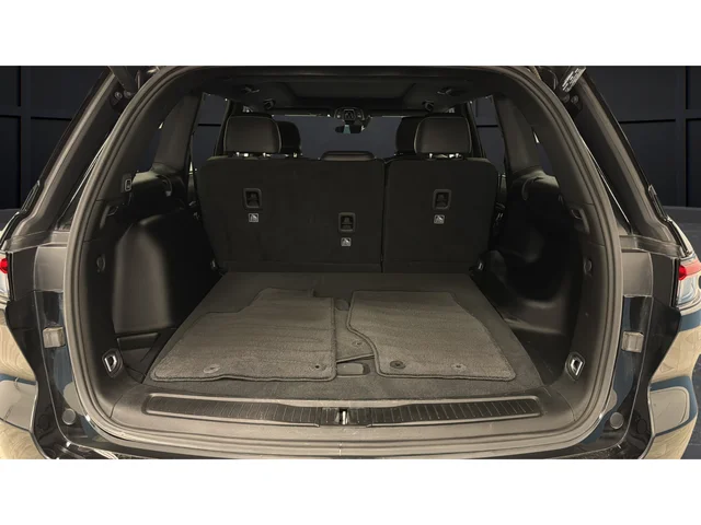 Used 2024 Diamond Black Crystal Pearlcoat Jeep Limited image 26