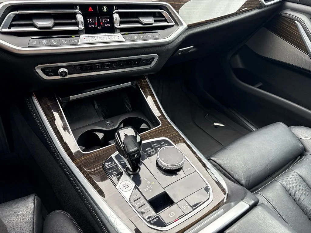 Used 2019 Gray BMW xDrive40i image 22