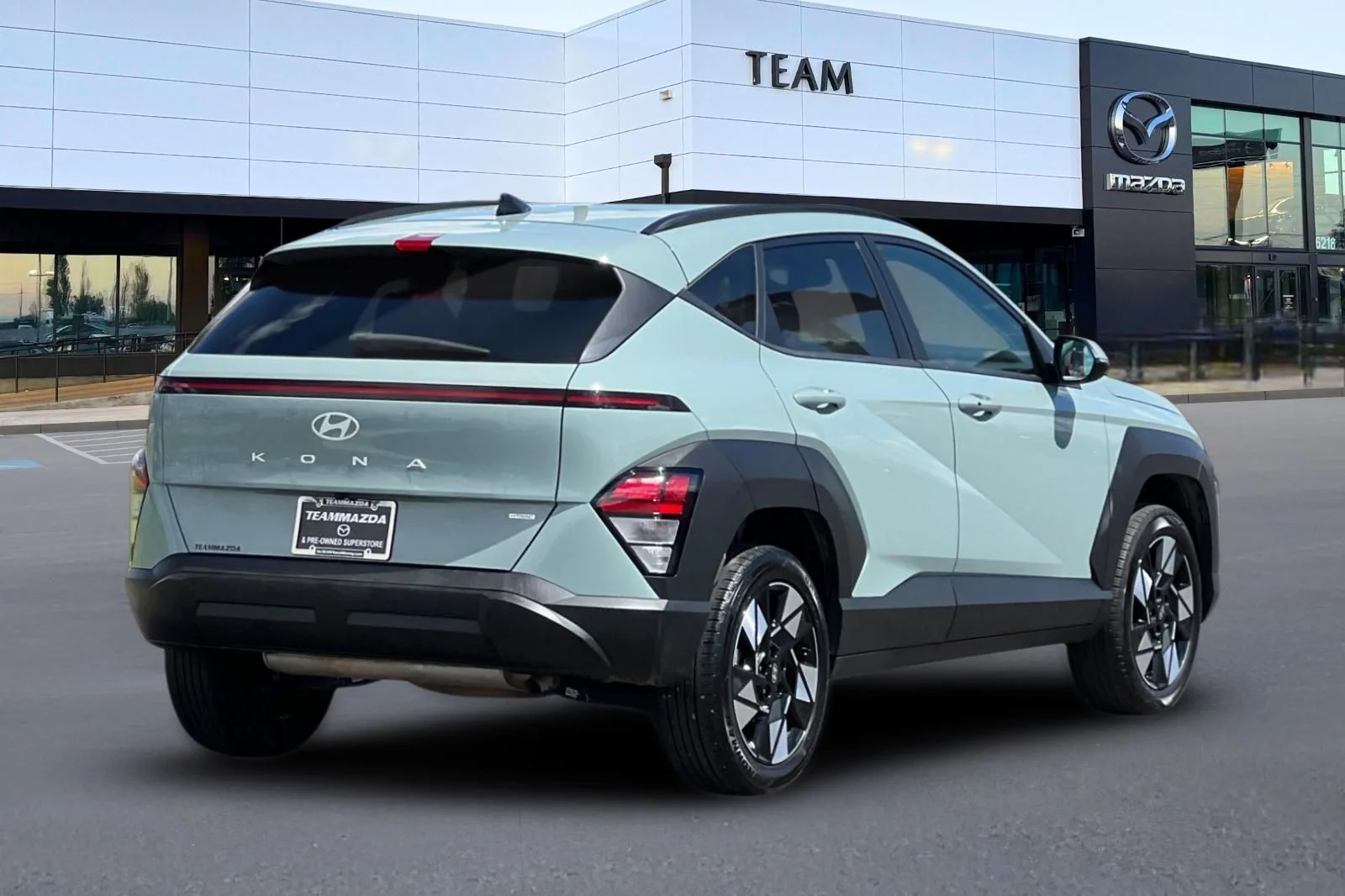 Used 2024 Green Hyundai SEL image 4