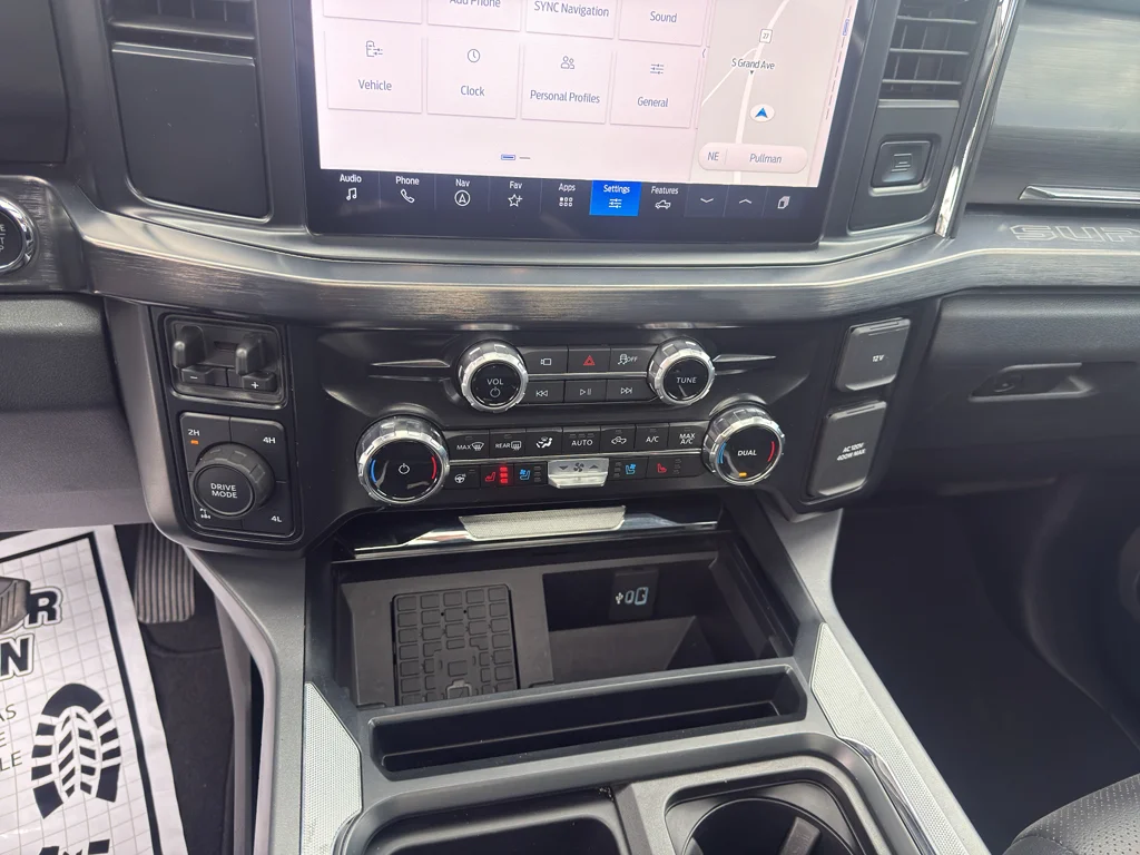 Certified Used 2025 Oxford White Ford LARIAT image 15
