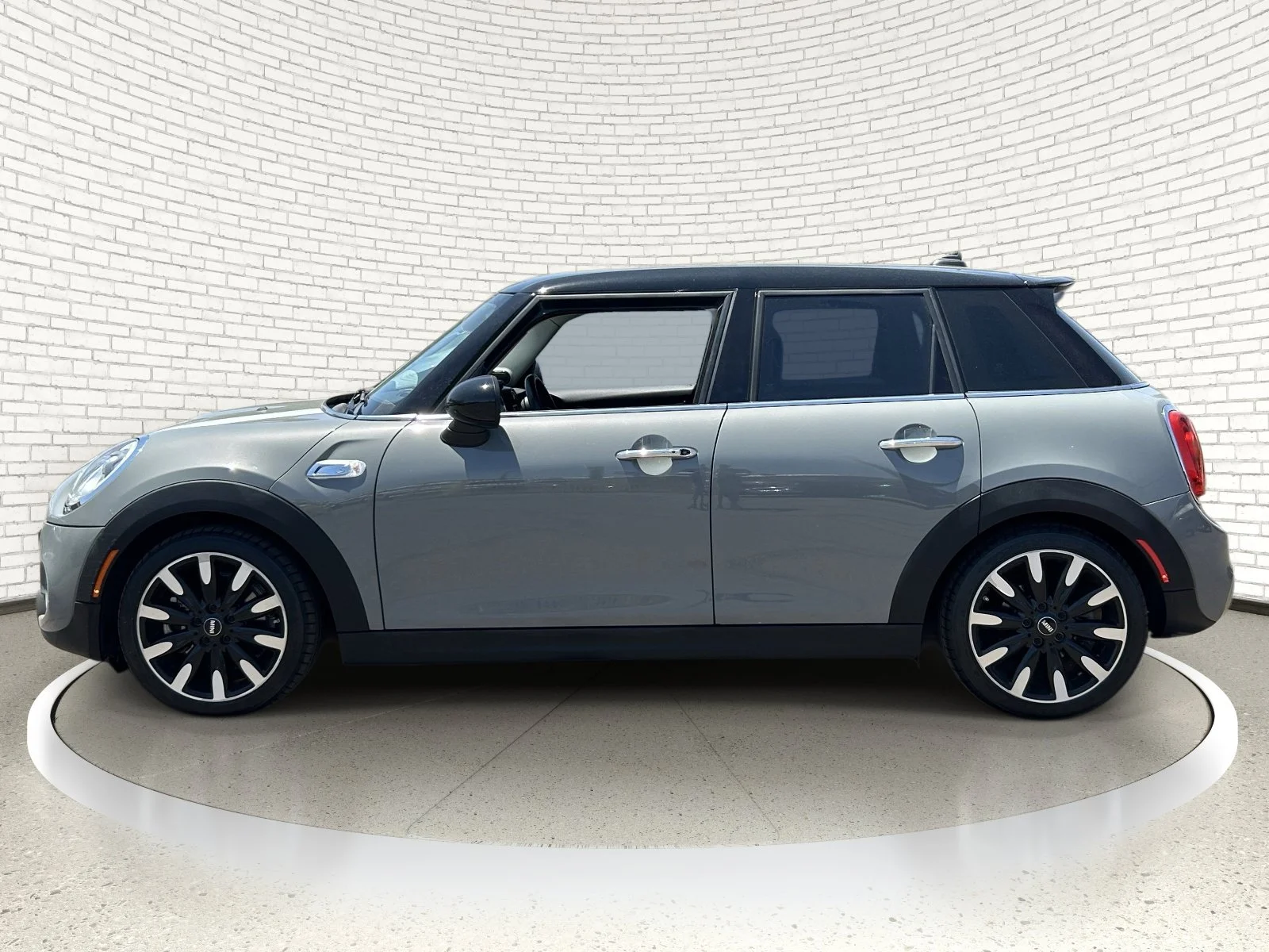 Used 2016 White Silver Metallic MINI S image 6