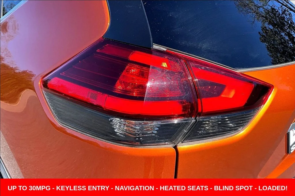 Used 2017 Orange Nissan SL image 29