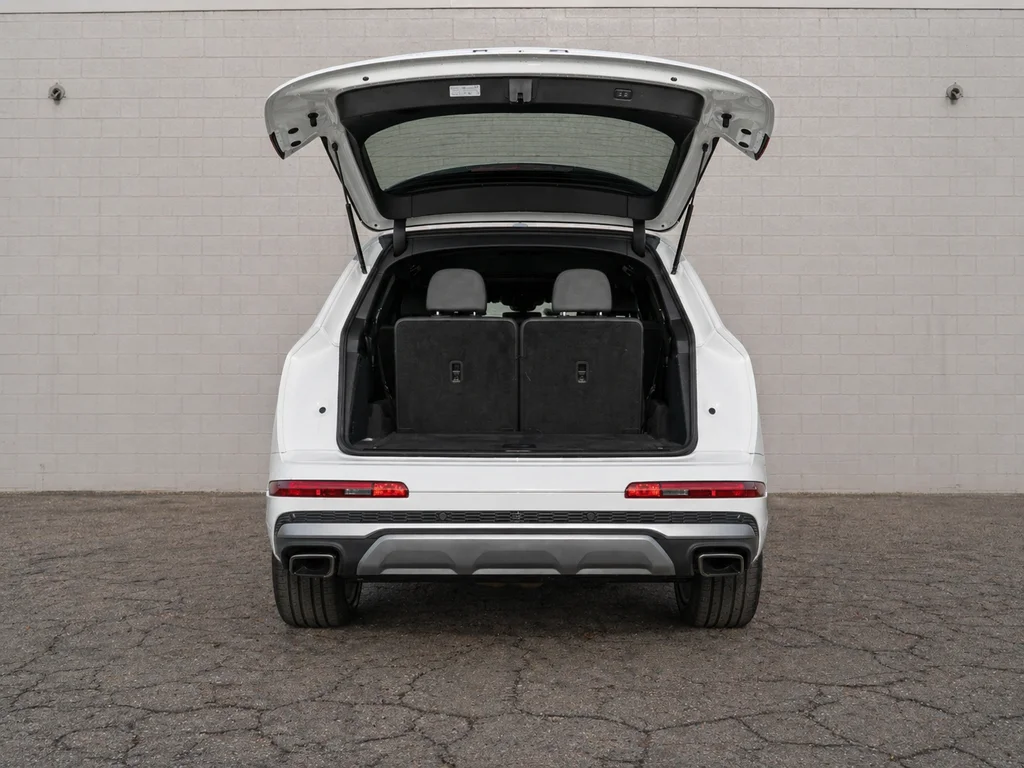 Used 2025 White Audi  image 14