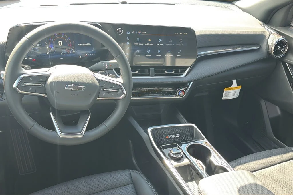 New 2027 Summit White Chevrolet LT image 20