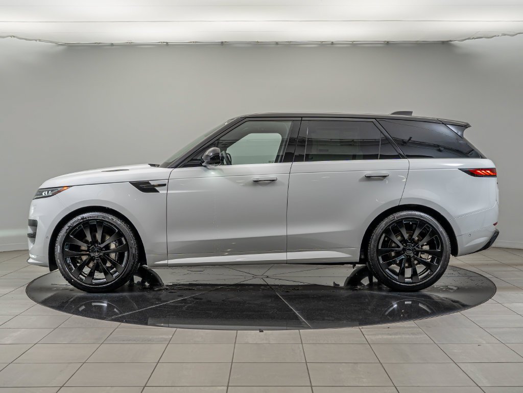 New 2026 Fuji White Land Rover Dynamic SE image 8