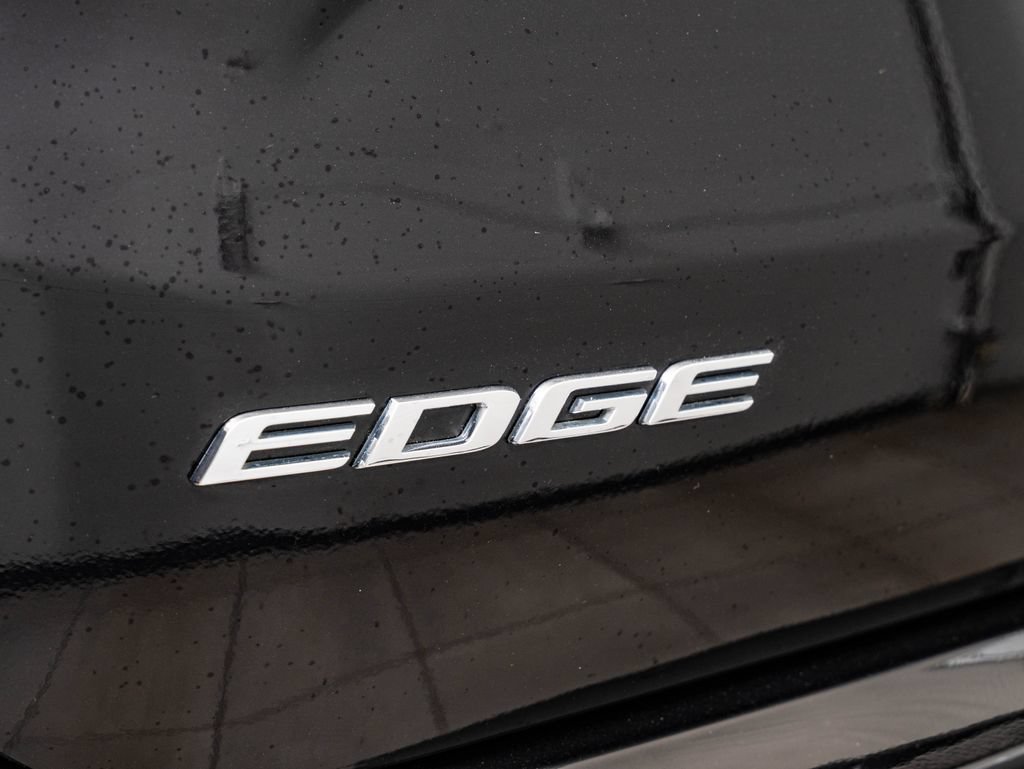 Used 2019 Agate Black Metallic Ford Titanium image 18