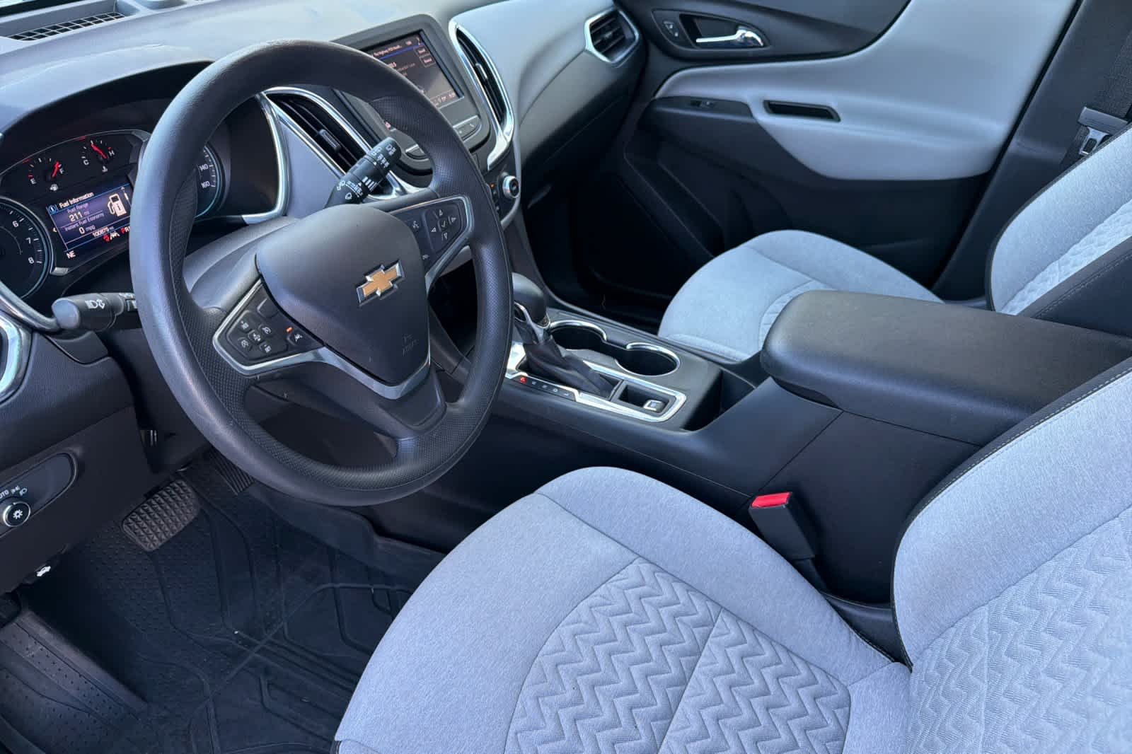 Used 2022 Summit White Chevrolet LT image 11