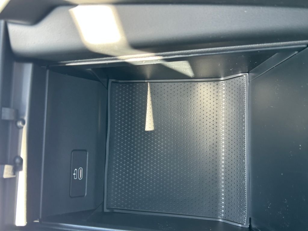 New 2026 Carbon Black Metallic BMW xDrive40i image 29