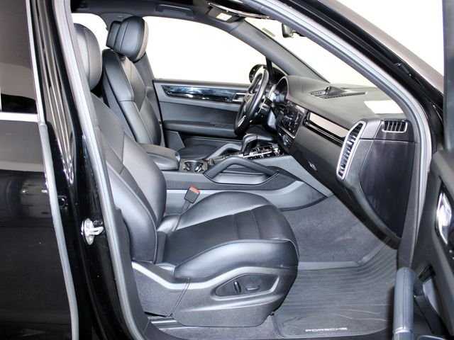 2023 Porsche Cayenne Base - Photo 22