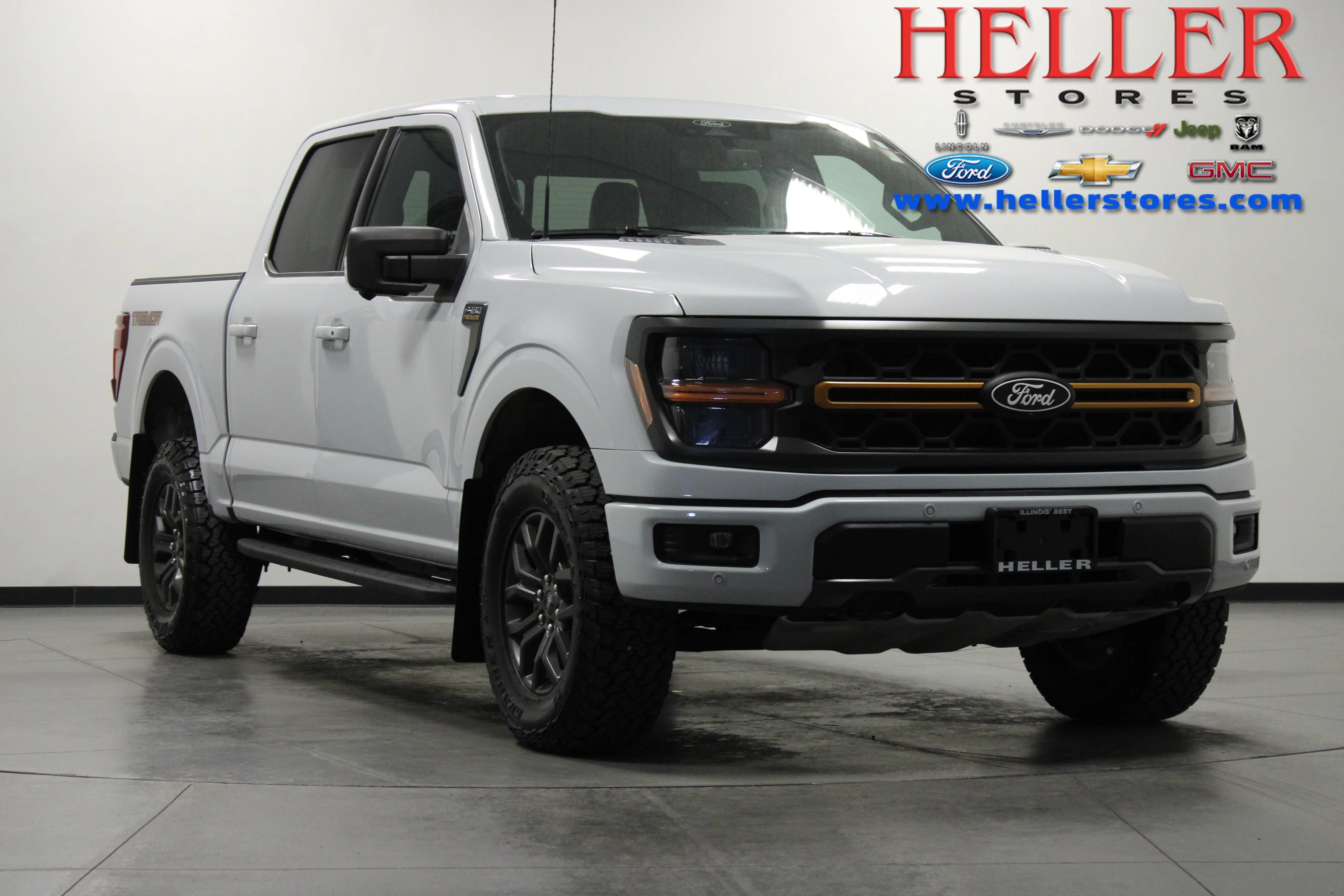 Used 2025 Oxford White Ford Tremor image 1