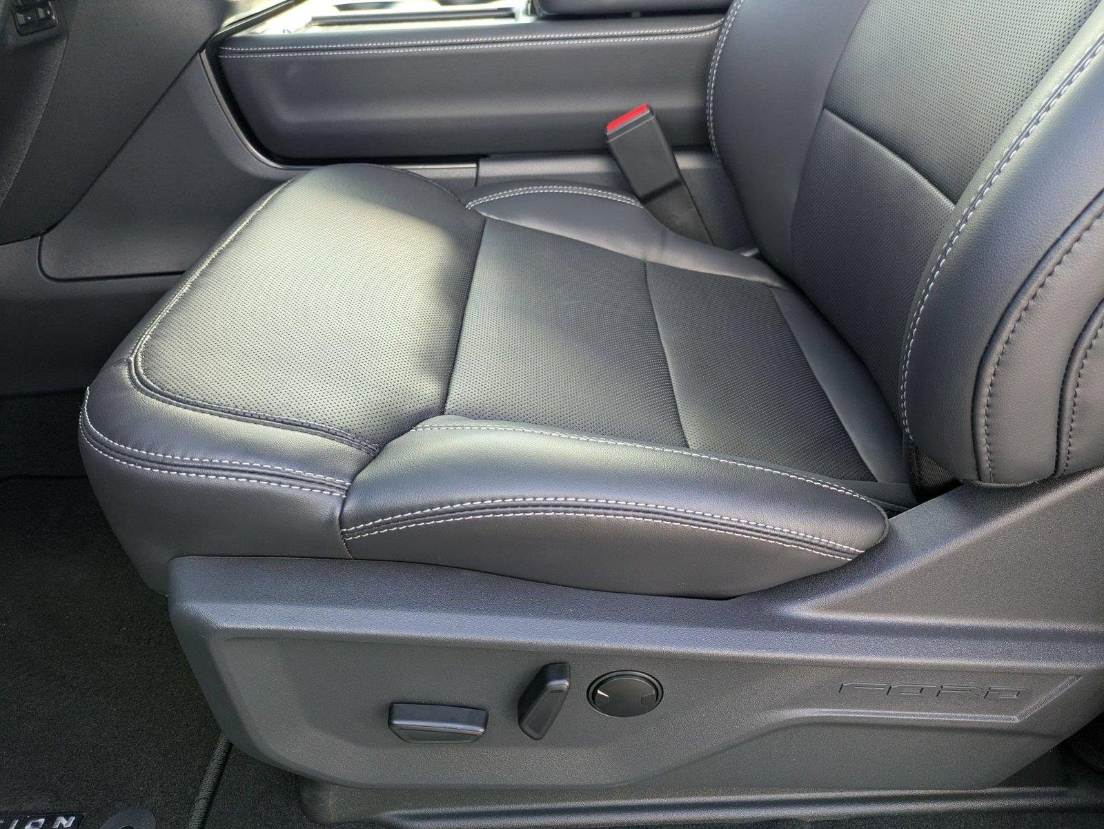 New 2026 Agate Black Metallic Ford MAX Platinum® image 15