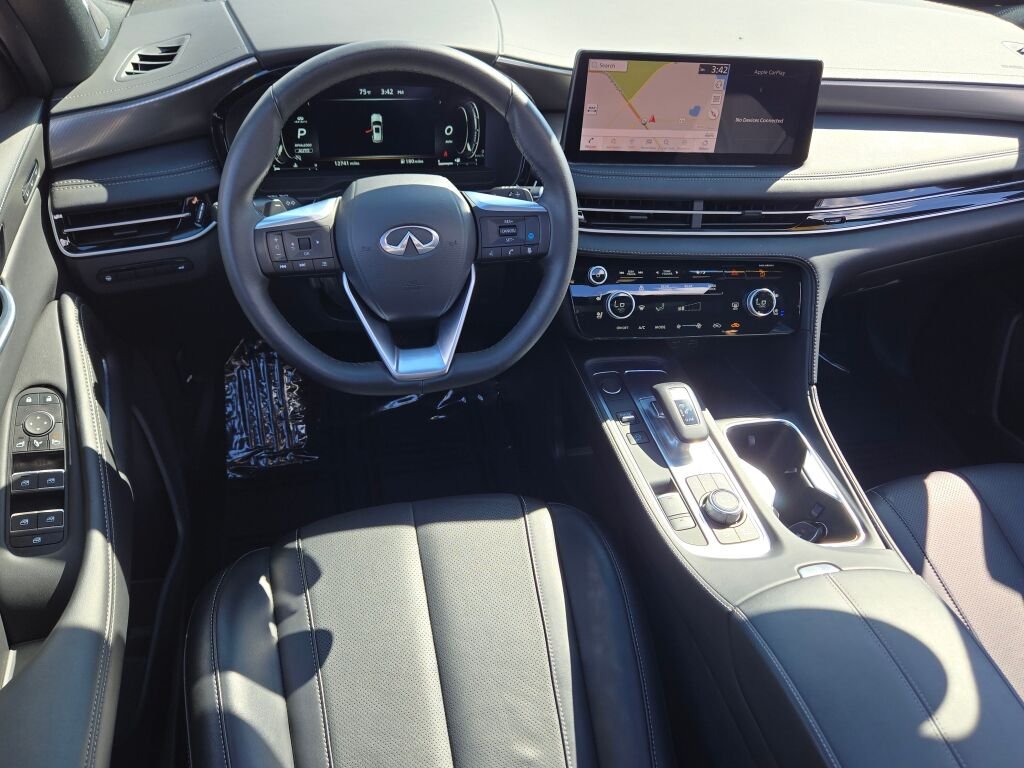 Used 2025 Gray INFINITI LUXE image 19