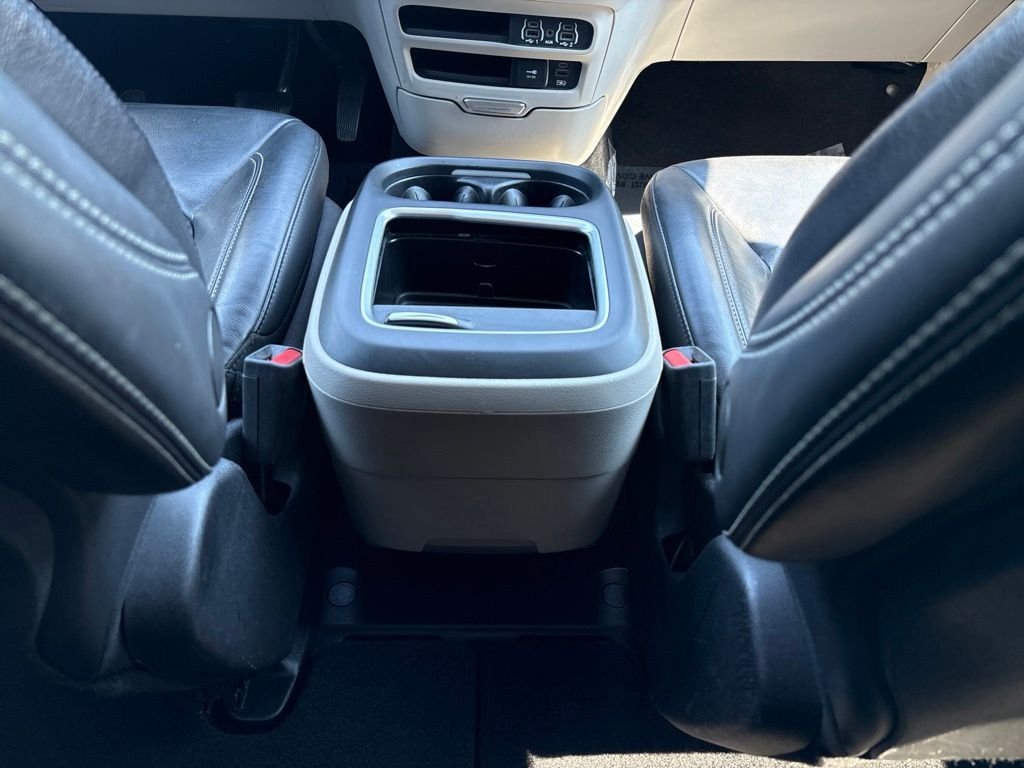 Used 2022 White Chrysler Touring L image 27