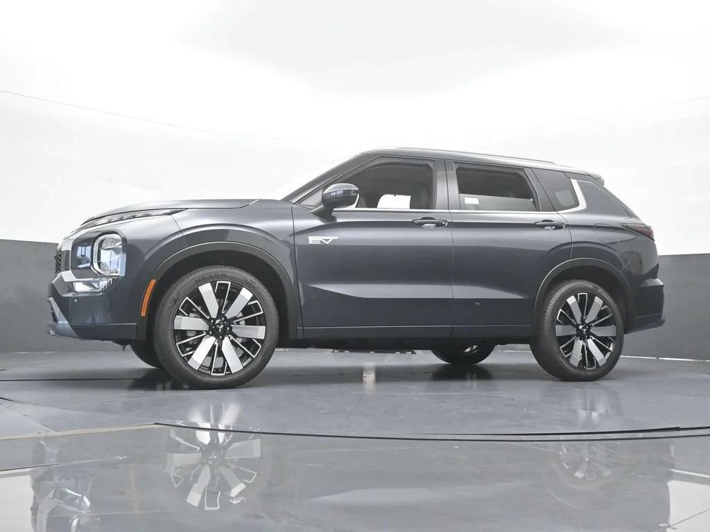 New 2026 Gray Mitsubishi SEL S-AWC image 66