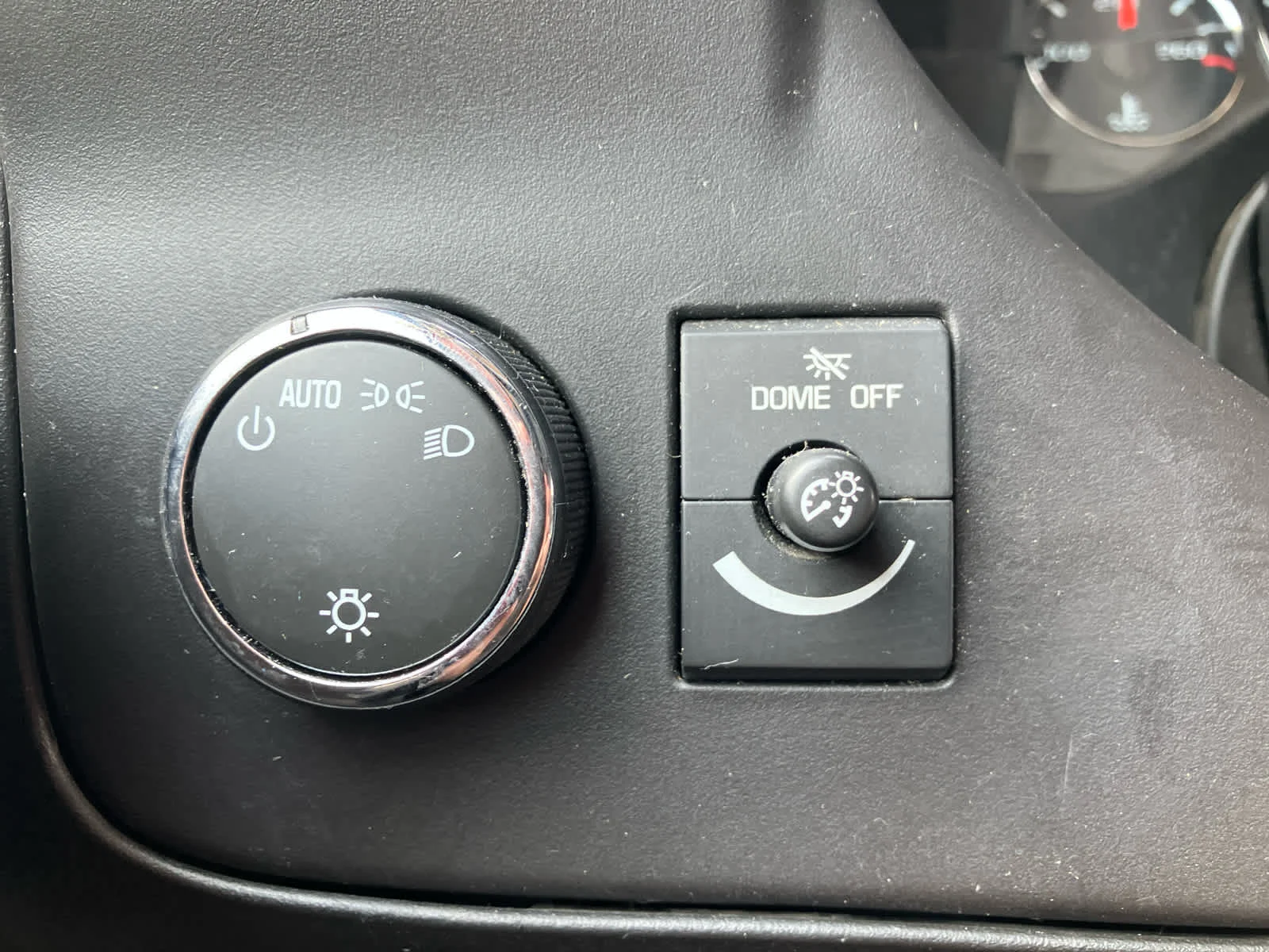 Used 2022 Summit White GMC  image 16