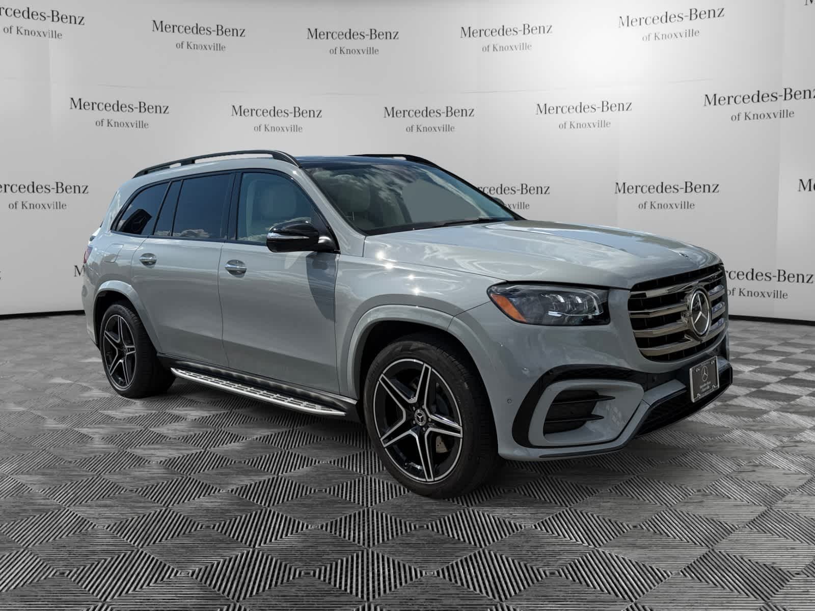 Certified Used 2024 MANUFAKTUR Alpine Grey Mercedes-Benz GLS 450 image 3