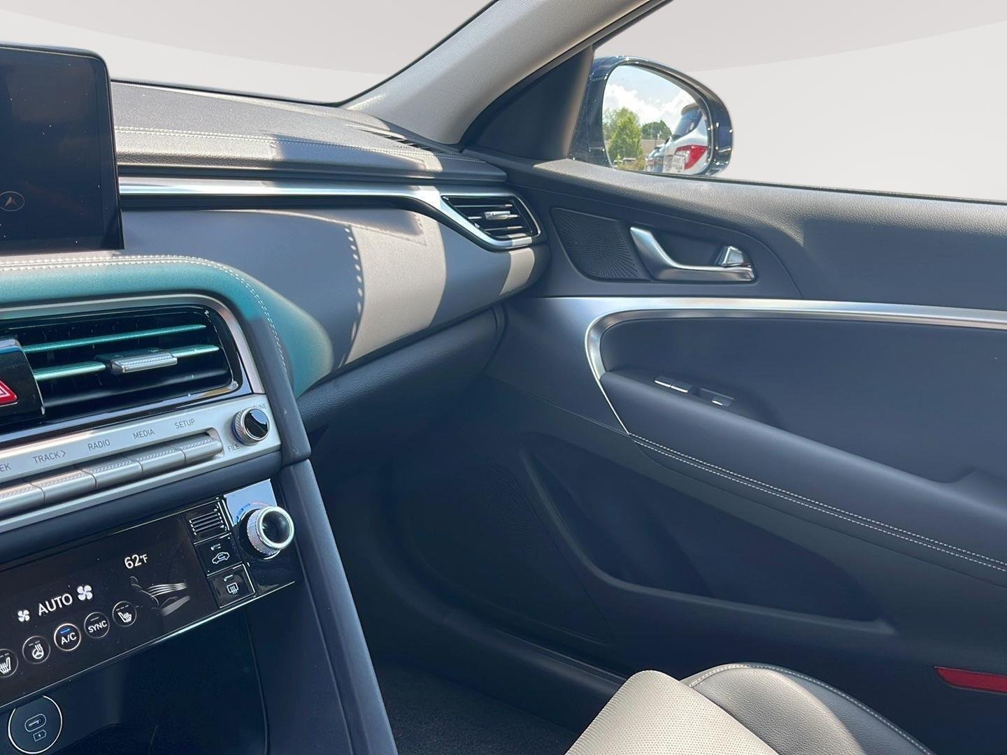 2026 GENESIS G70 Standard - Photo 32