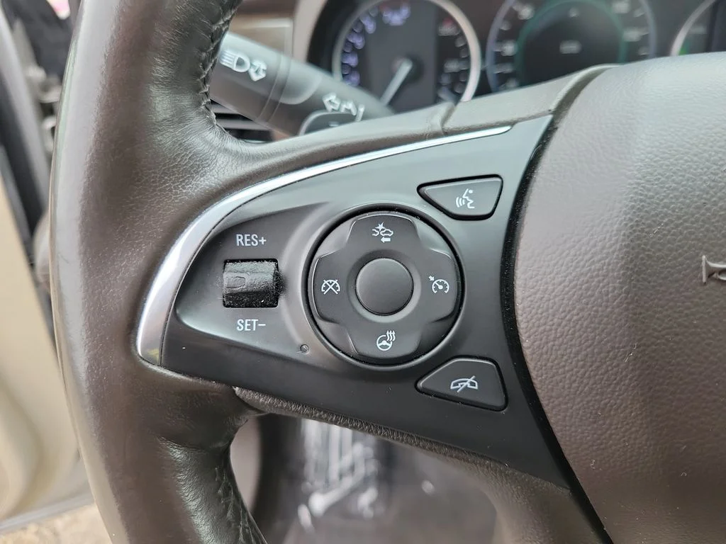 Used 2019 Silver Buick Premium I Group image 21