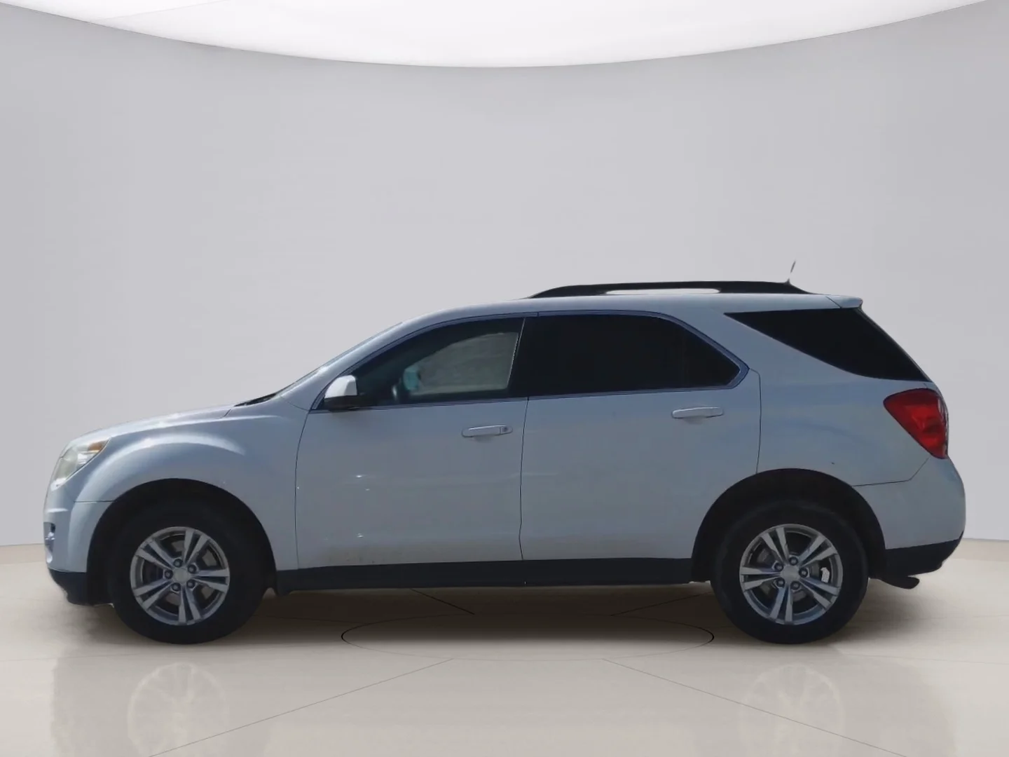 Used 2015 White Chevrolet LTZ AWD image 2