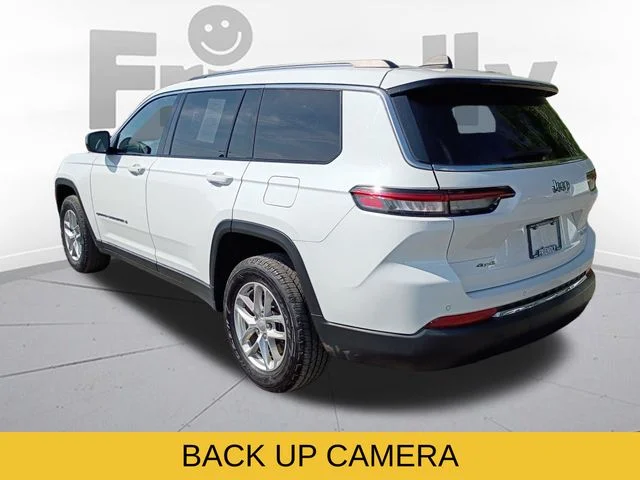 Used 2023 White Jeep Laredo image 7