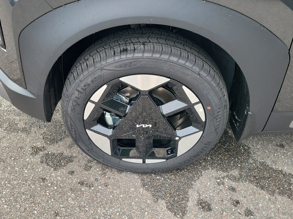 New 2027 Interstellar Gray Kia S image 33