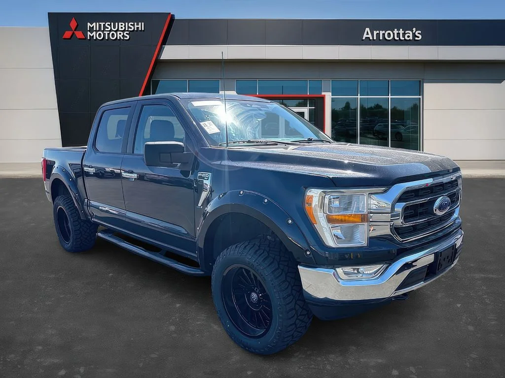 Used 2022 Antimatter Blue Metallic Ford XLT image 4