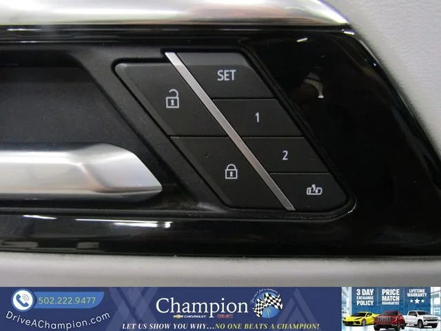 Used 2025 Iridescent Pearl Tricoat Chevrolet Premier image 30
