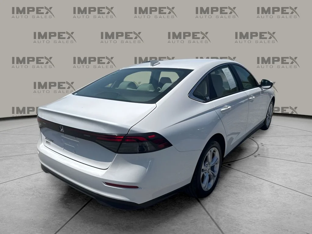 Used 2025 White Honda LX image 5