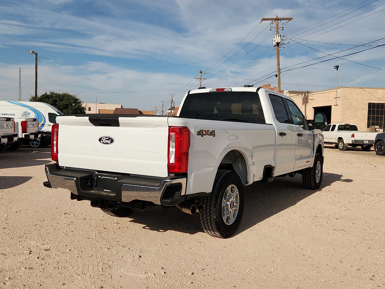 New 2027 Oxford White Ford XLT image 7