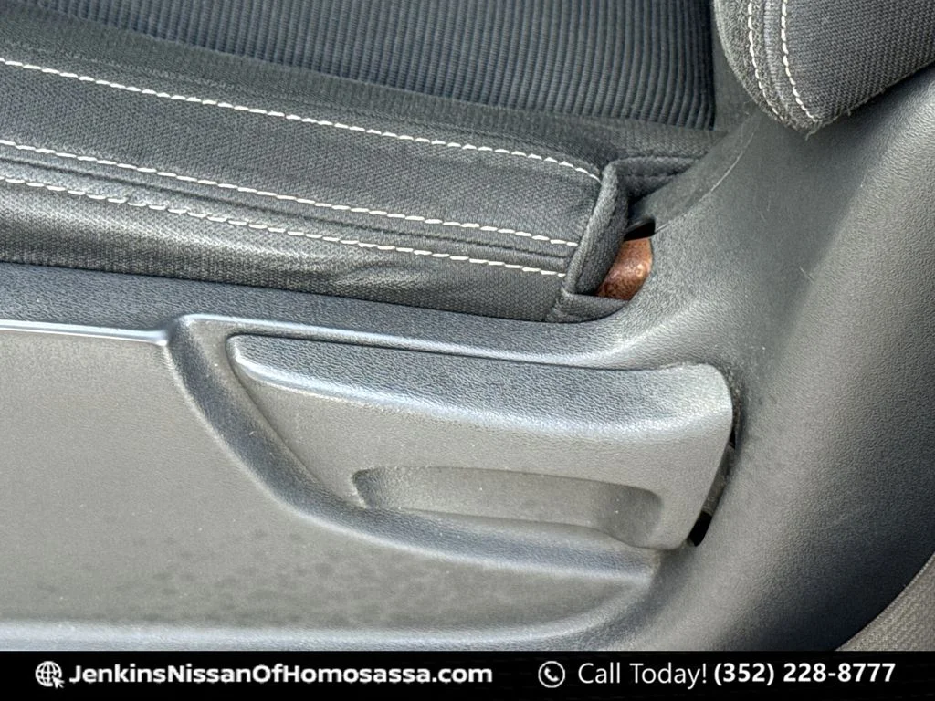 Used 2019 Gray Nissan SV image 33