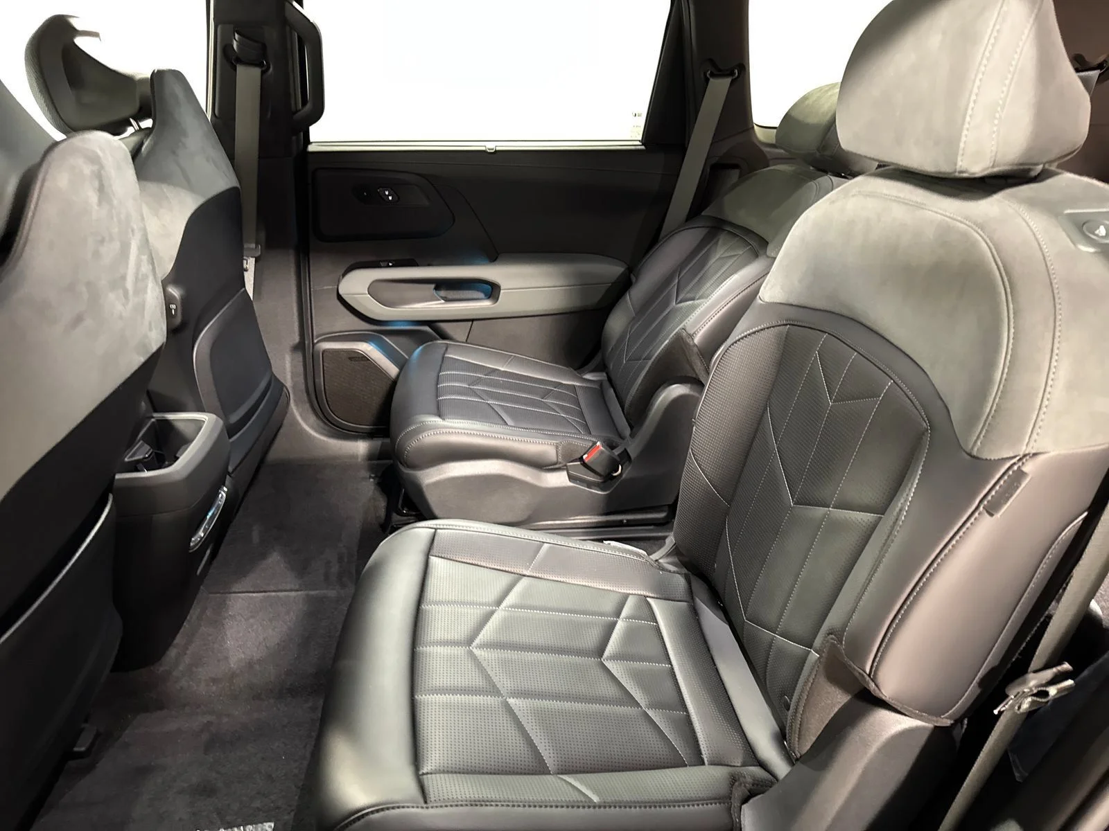 New 2027 Ebony Black Kia X-Line SX Prestige image 5