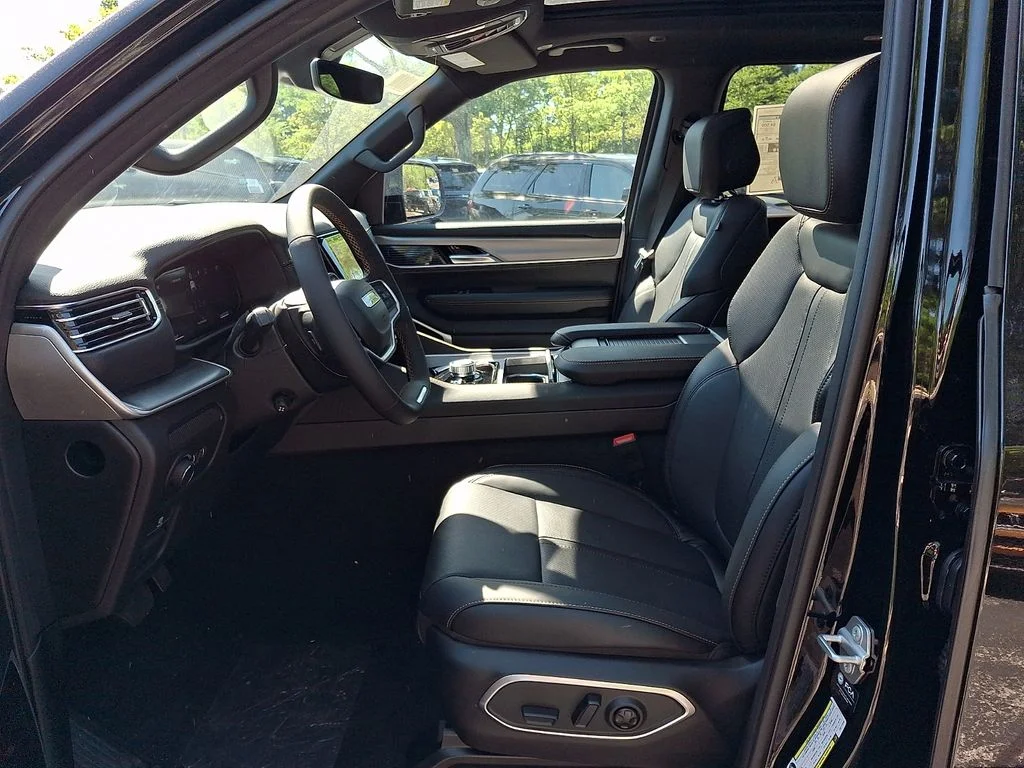 New 2026 High Gloss Black Exterior Paint Jeep 85th Anniversary Edition image 9