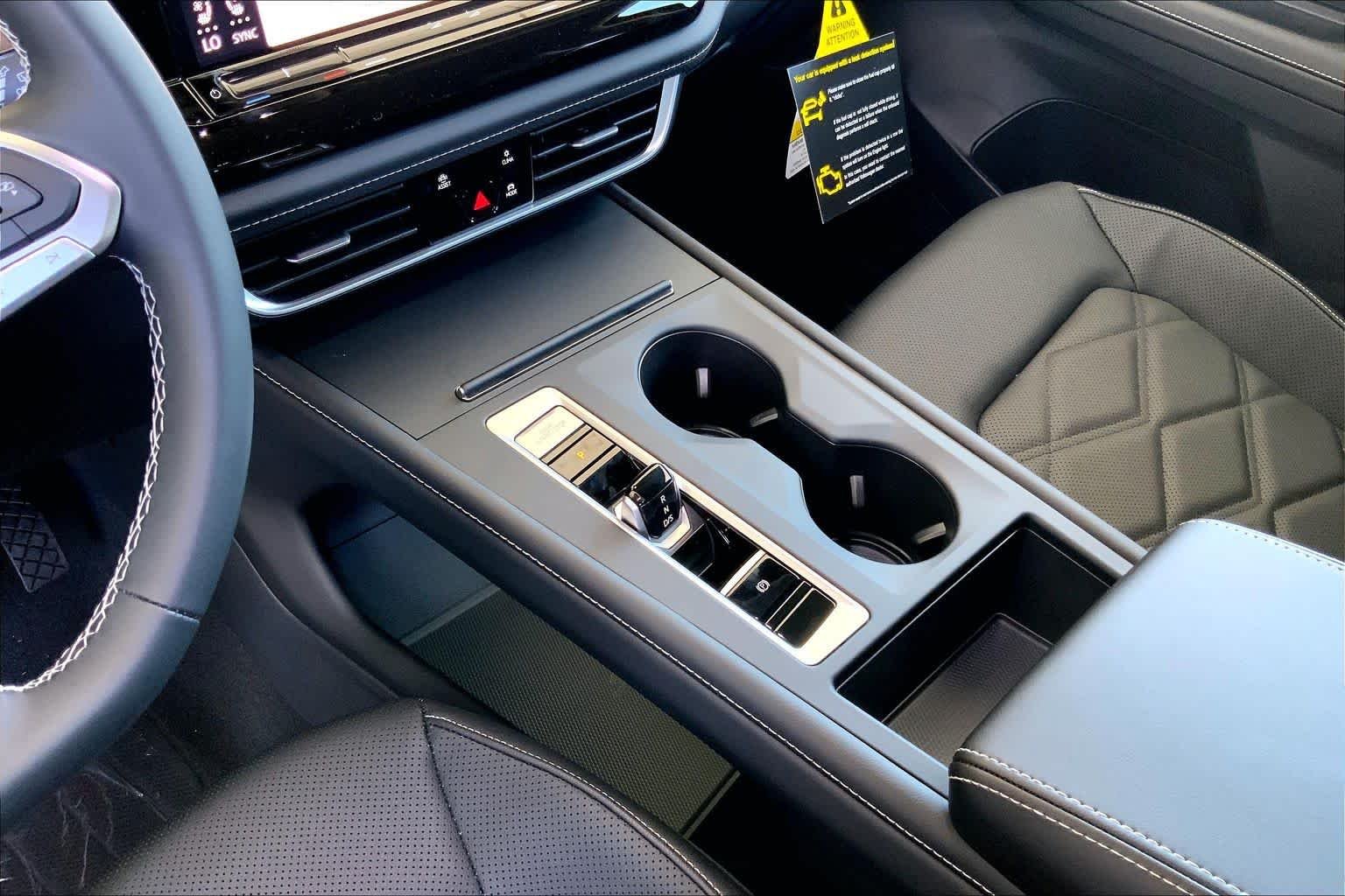 New 2026 Deep Black Pearl Volkswagen 2.0T SE image 7