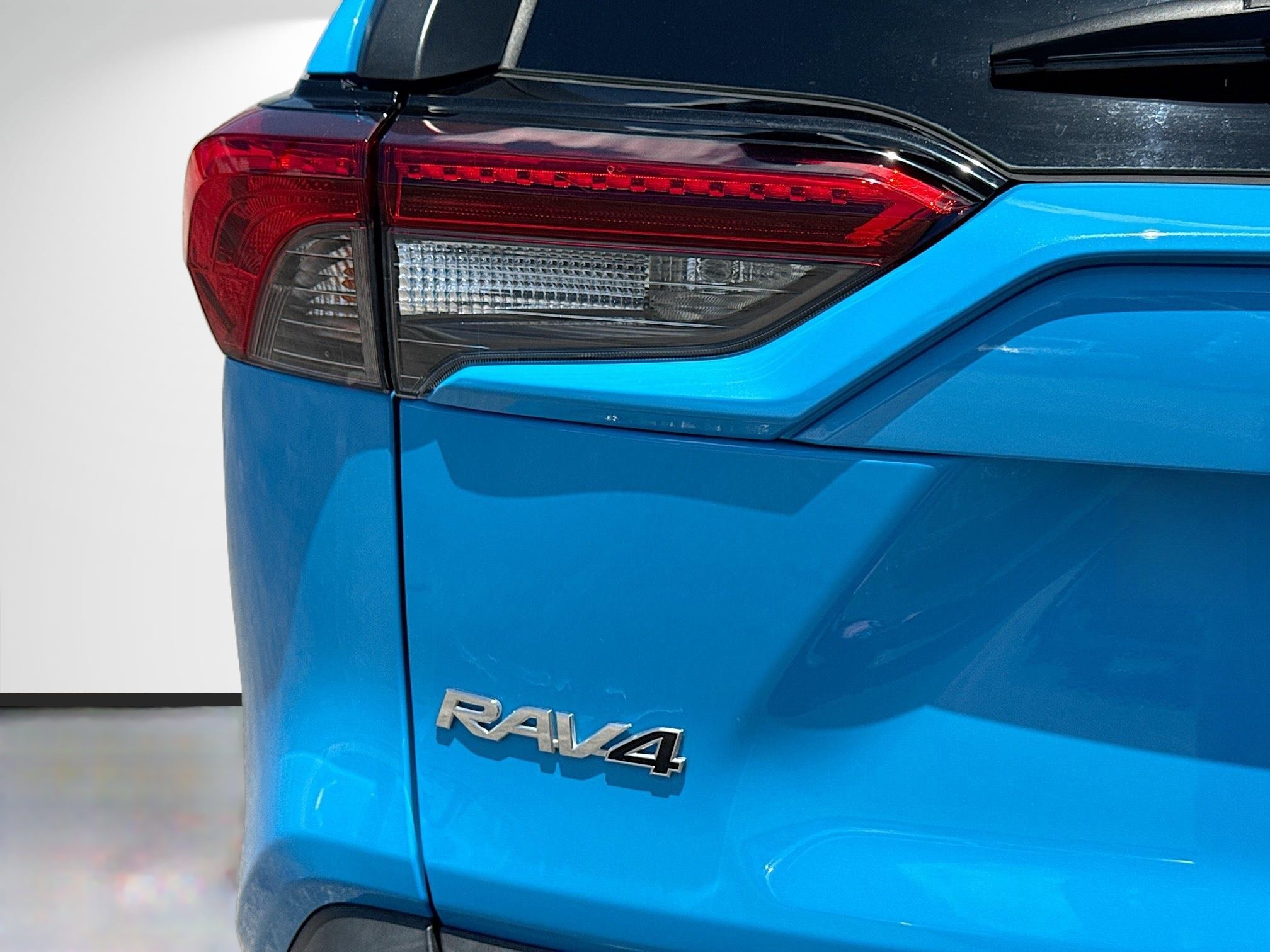 Used 2019 Blue Flame Toyota XLE image 10