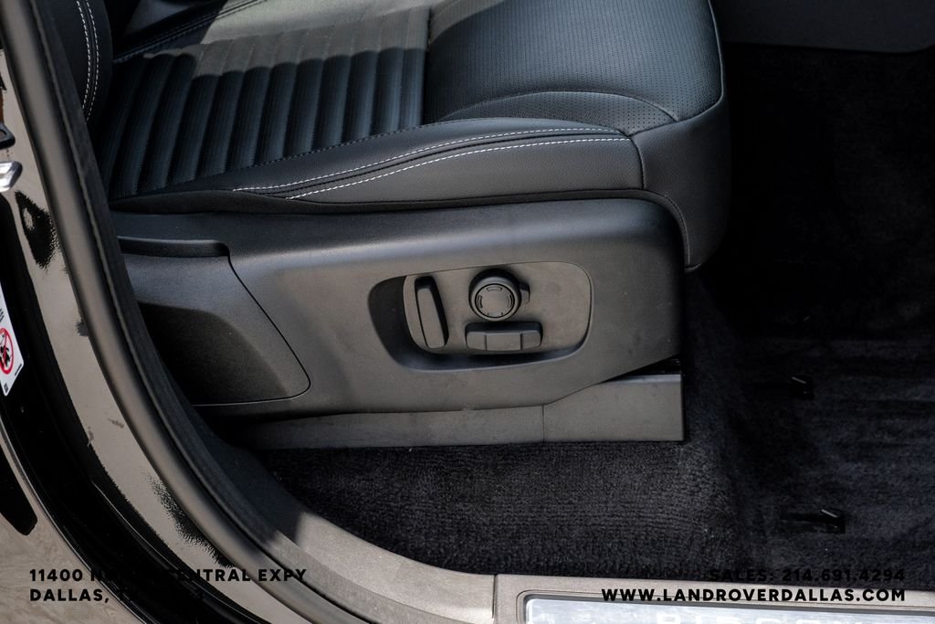 Used 2025 Black Land Rover S image 45