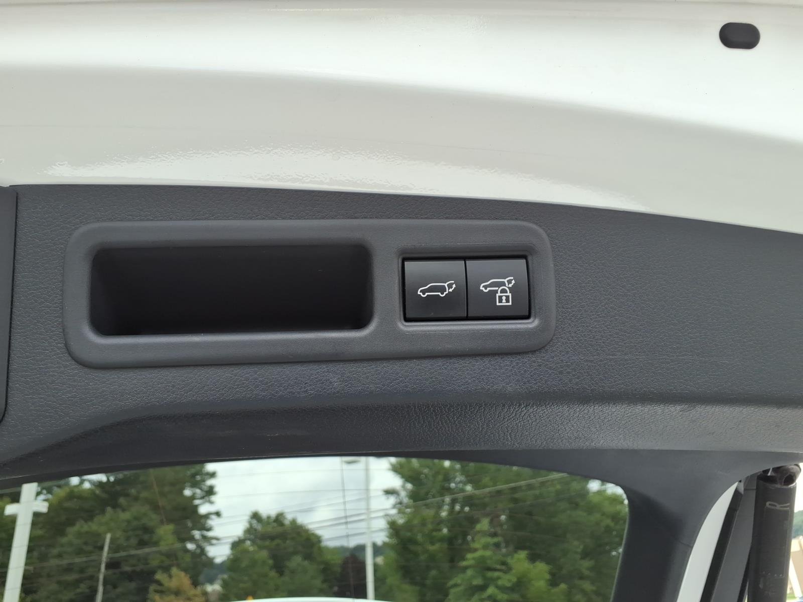 Used 2024 Ultra White Lexus F SPORT Handling image 17