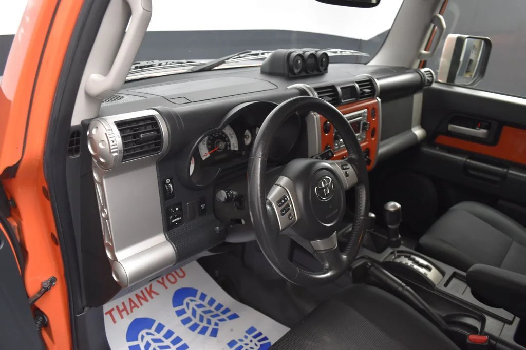 Used 2014  Toyota Base image 13