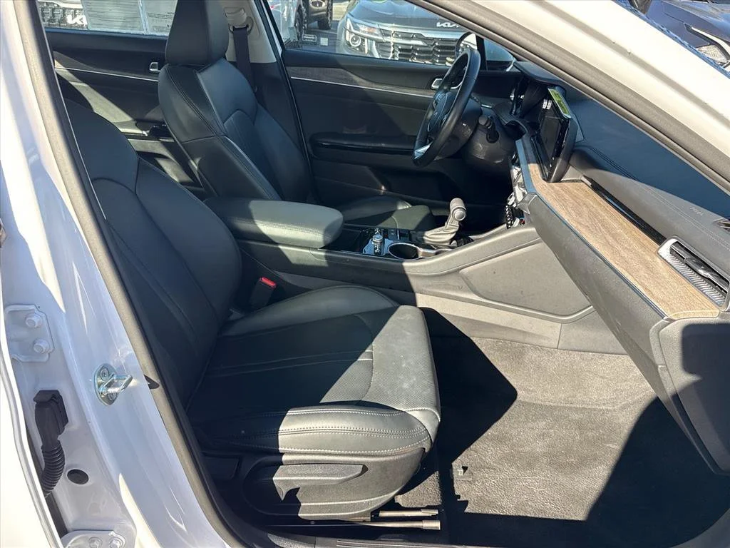 Certified Used 2024 Glacial White Pearl Kia EX image 27