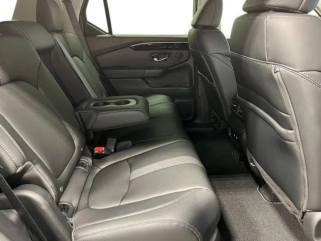 New 2026 White Honda AWD RTL image 26