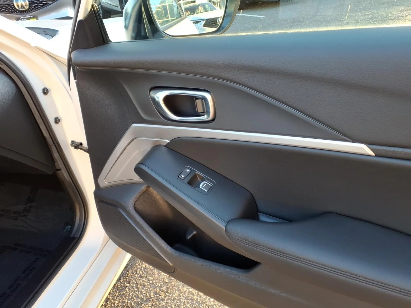 Used 2025 Platinum White Pearl Acura INTEGRA image 12