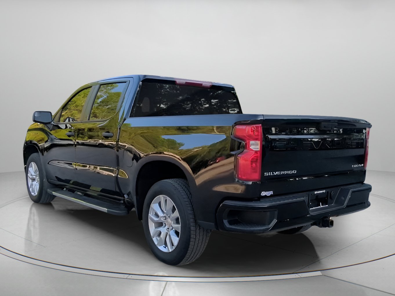 Used 2024 Black Chevrolet Custom Crew Cab Pickup image 21
