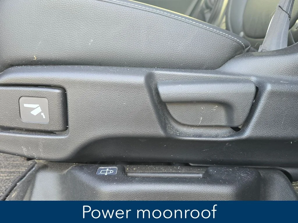 Used 2024 White Honda Touring image 11