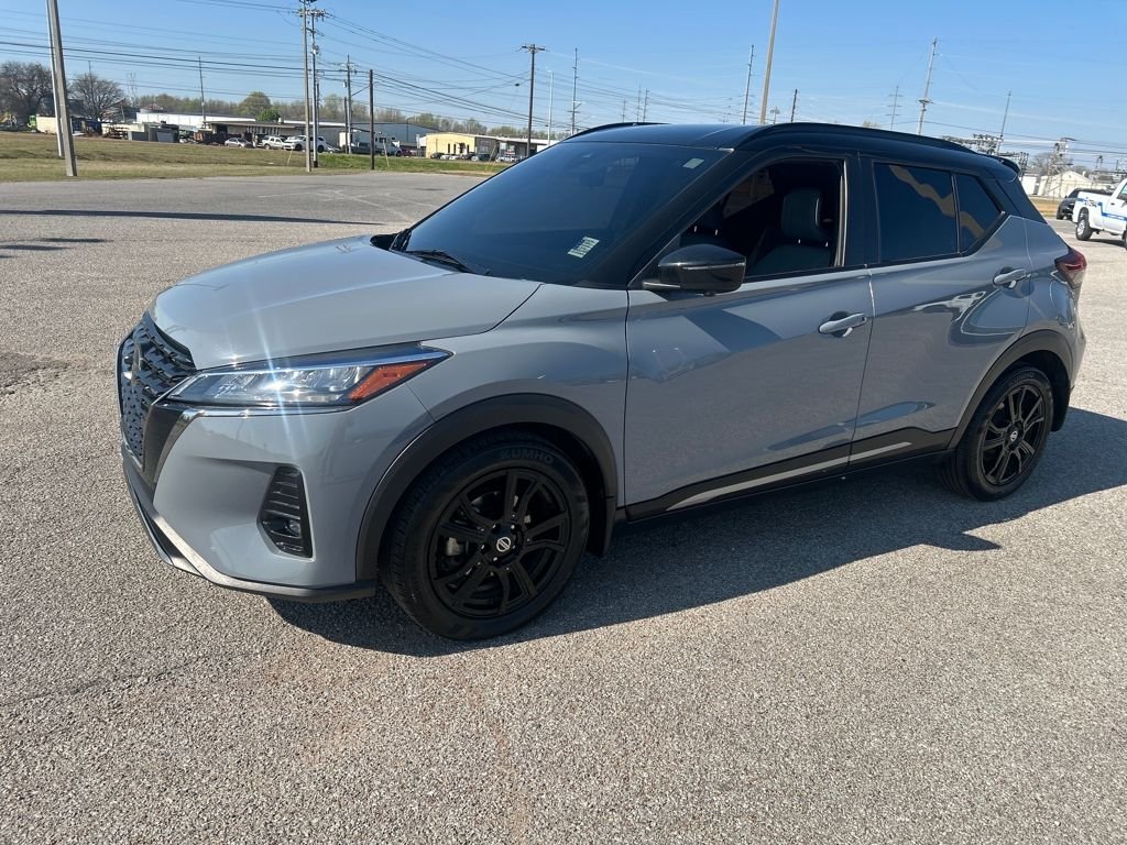 2021 Nissan Kicks SR