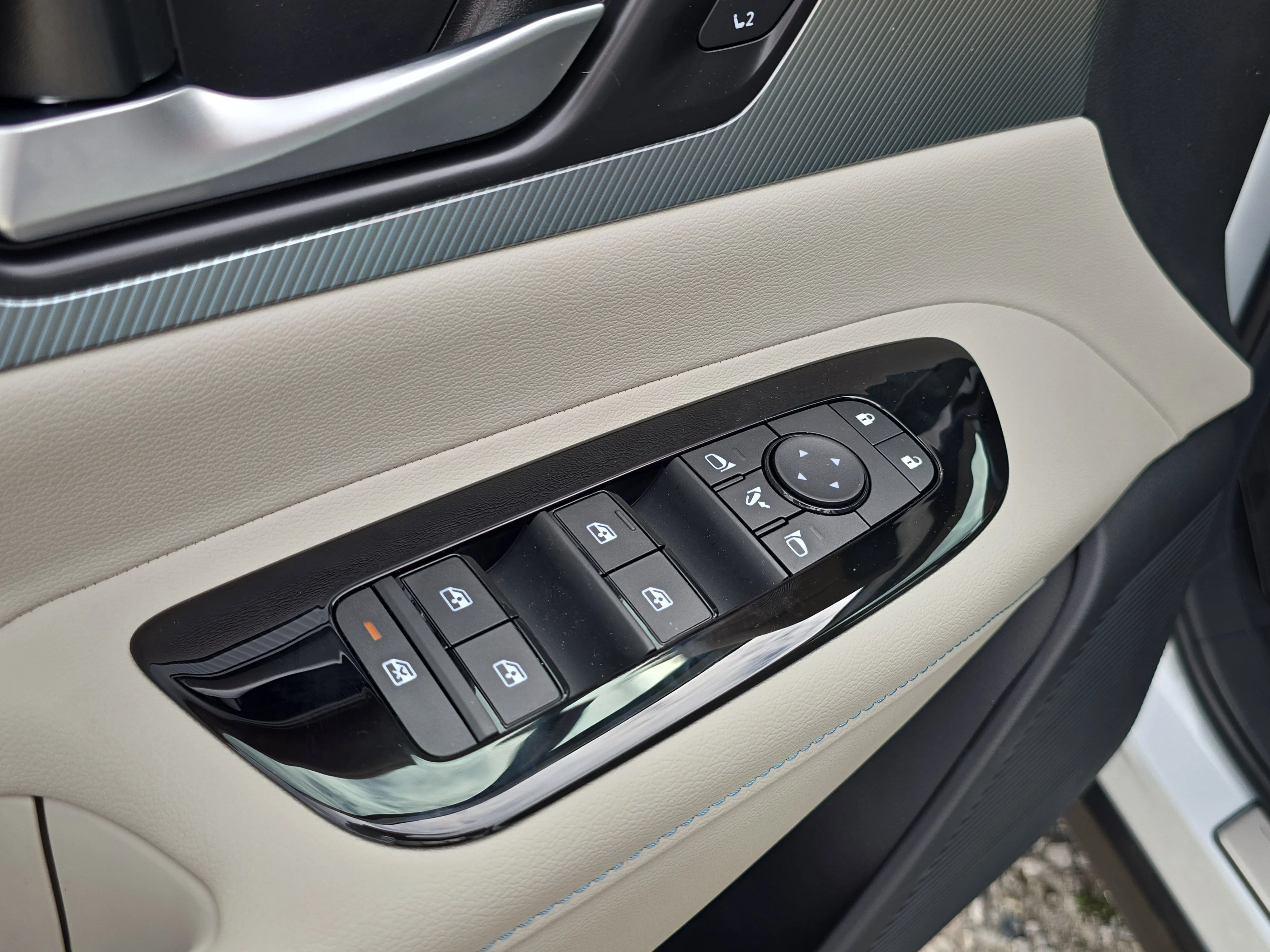 New 2026 Everest White Pearl TriCoat / Super Black Two-tone Nissan Platinum image 20