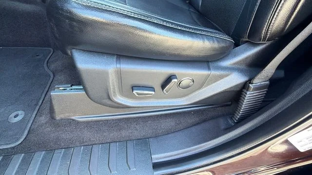 Used 2018  Ford  image 22