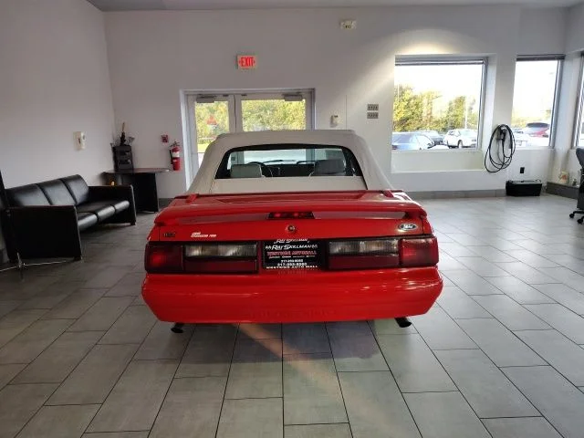 Used 1992 Red Ford LX image 6