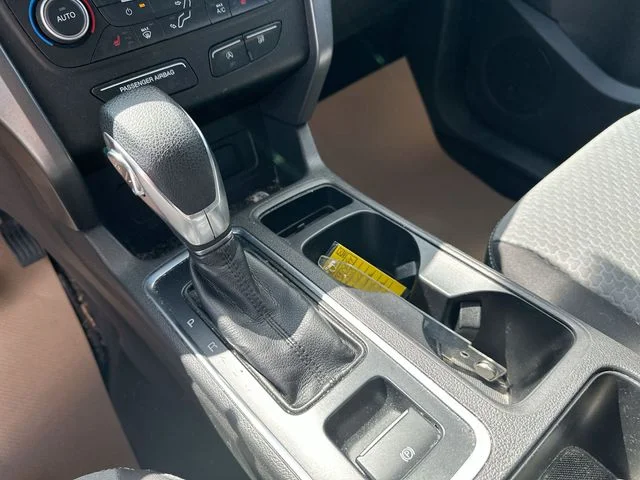 Used 2019 Black Ford SE image 18