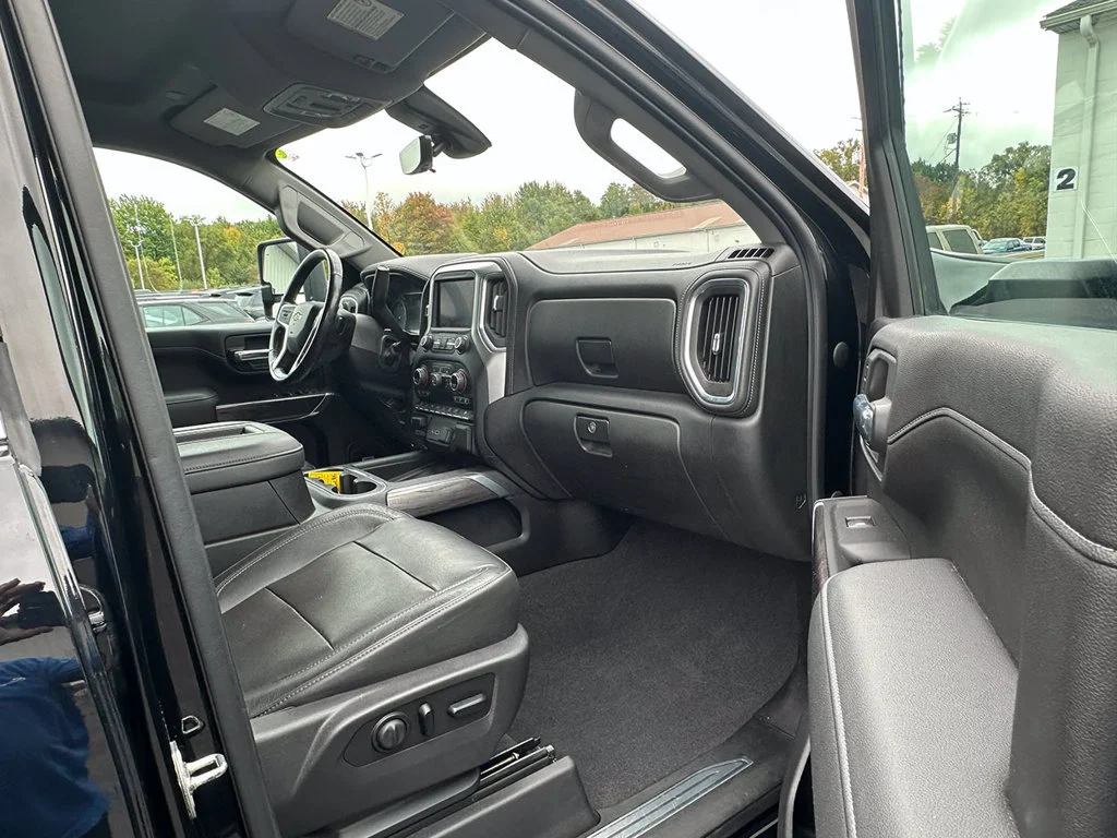 Used 2020 BLACK Chevrolet LTZ image 18