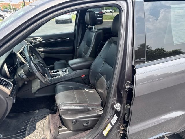 Certified Used 2016 Gray Jeep Limited image 8