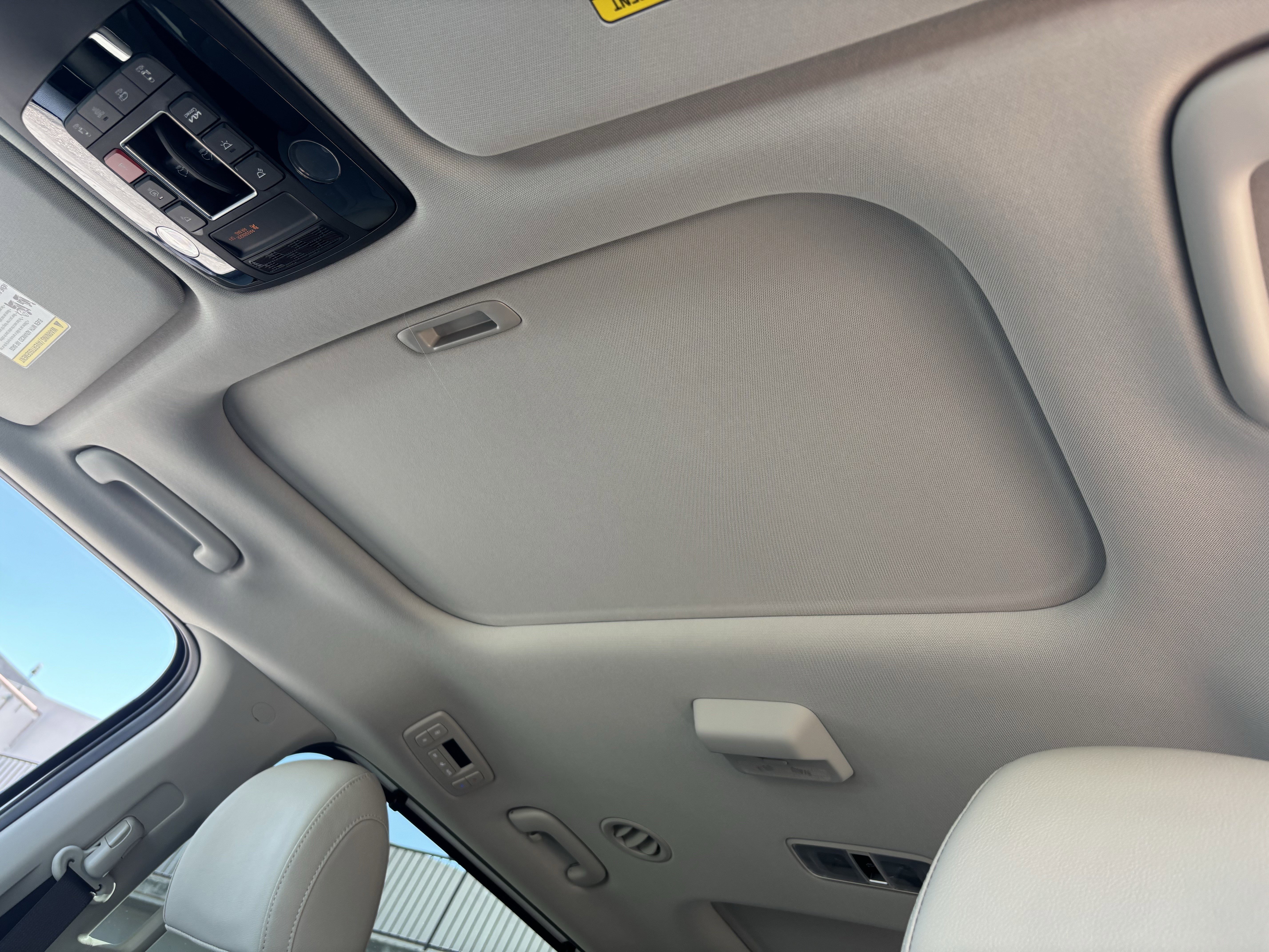 New 2026 Snow White Pearl Kia SX Prestige image 16